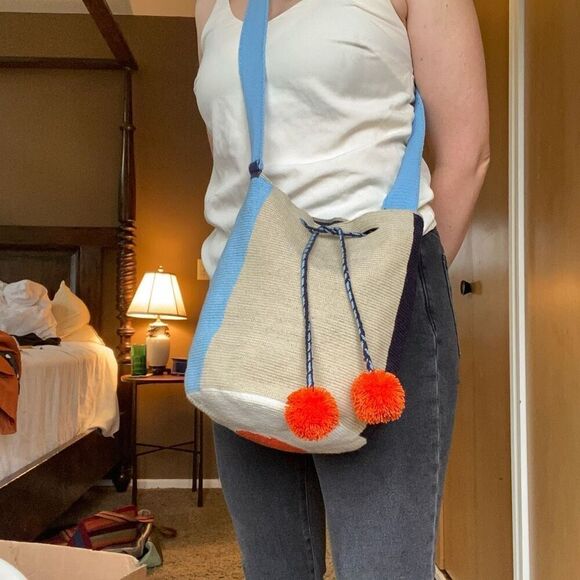 Sophie Anderson Lilla Hand Crocheted Pom Pom Drawstring Bucket Bag Beach Anthrop - Picture 2 of 10